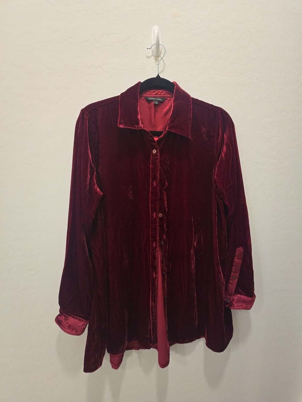 John Mark Velvet Tunic Size M Red Long Sleeve Button